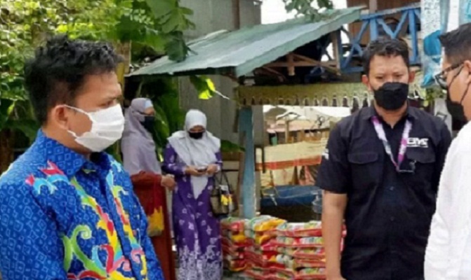 Penyaluran beras oleh GIB di Pondok Pesantren Hidayatul Insan di Jalan Sulawesi, Palangka Raya