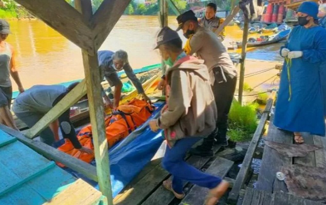 Mayat Uhit dievakuasi ke Puskesmas Tumbang Miri, Kecamatan Kahayan Hulu Utara,