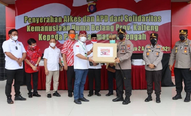 Polda Kalteng Terima Bantuan Alat Kesehatan dan APD Dari Solidaritas Kemanusiaan Huma Betang